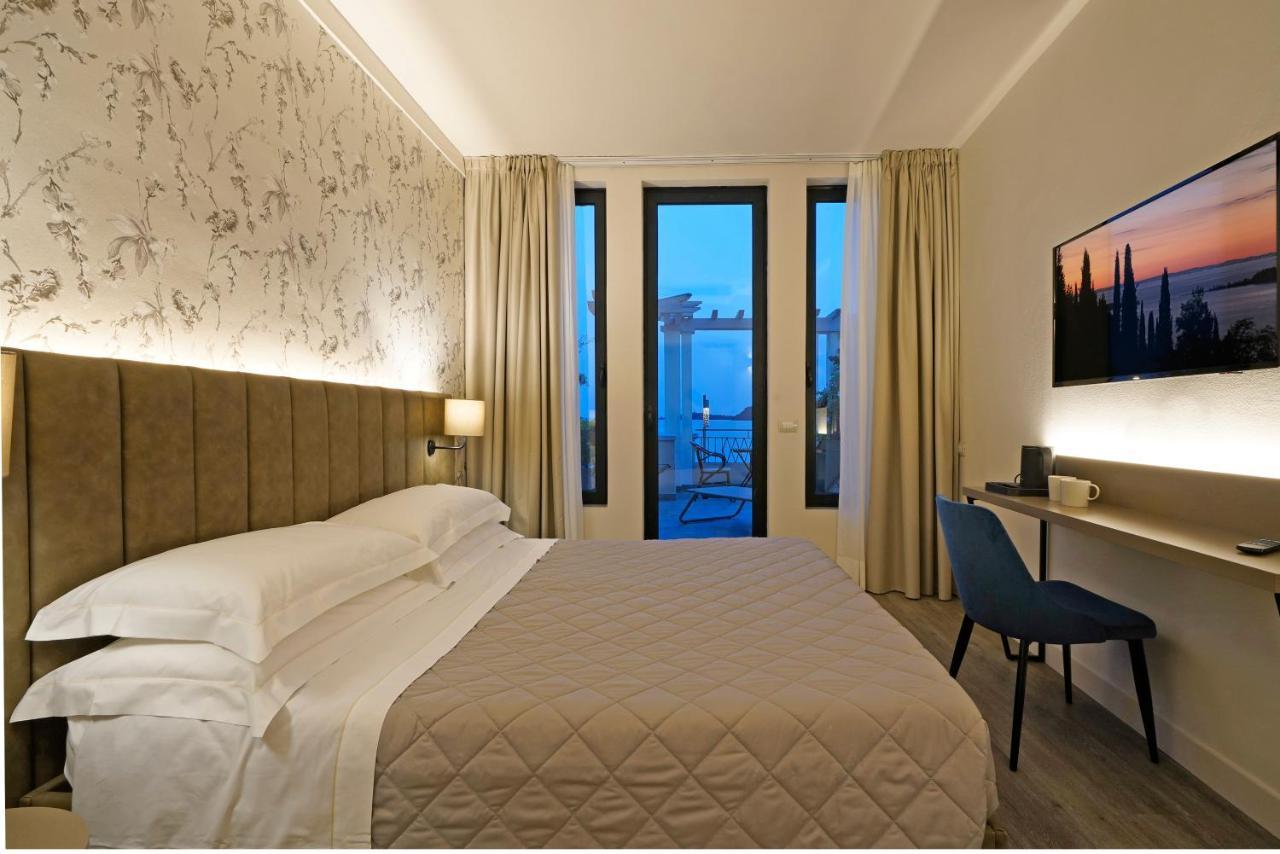 Hotel Du Lac Gardone Riviera Ngoại thất bức ảnh