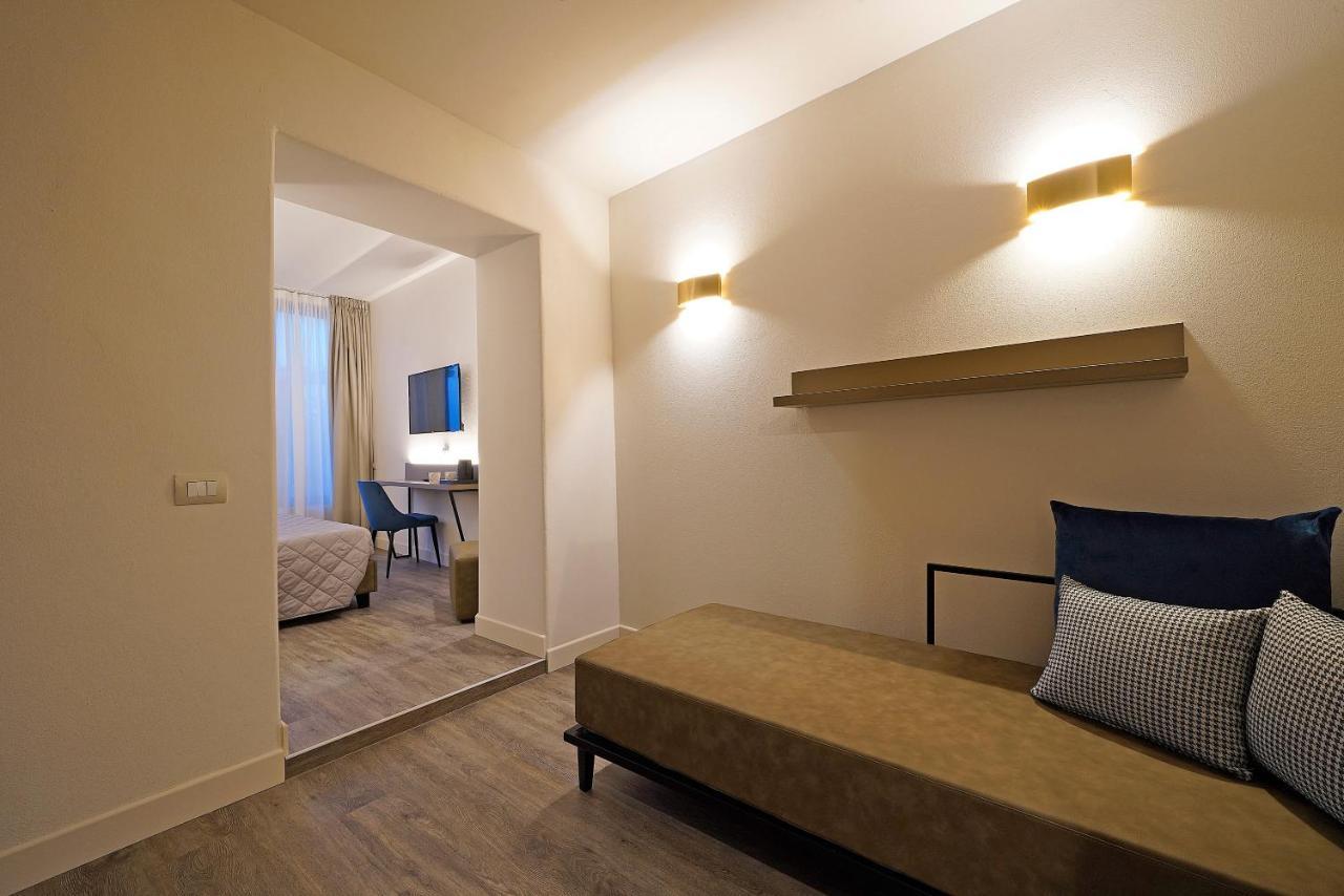 Hotel Du Lac Gardone Riviera Ngoại thất bức ảnh