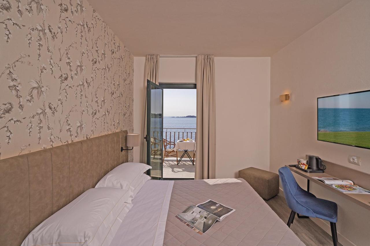 Hotel Du Lac Gardone Riviera Ngoại thất bức ảnh