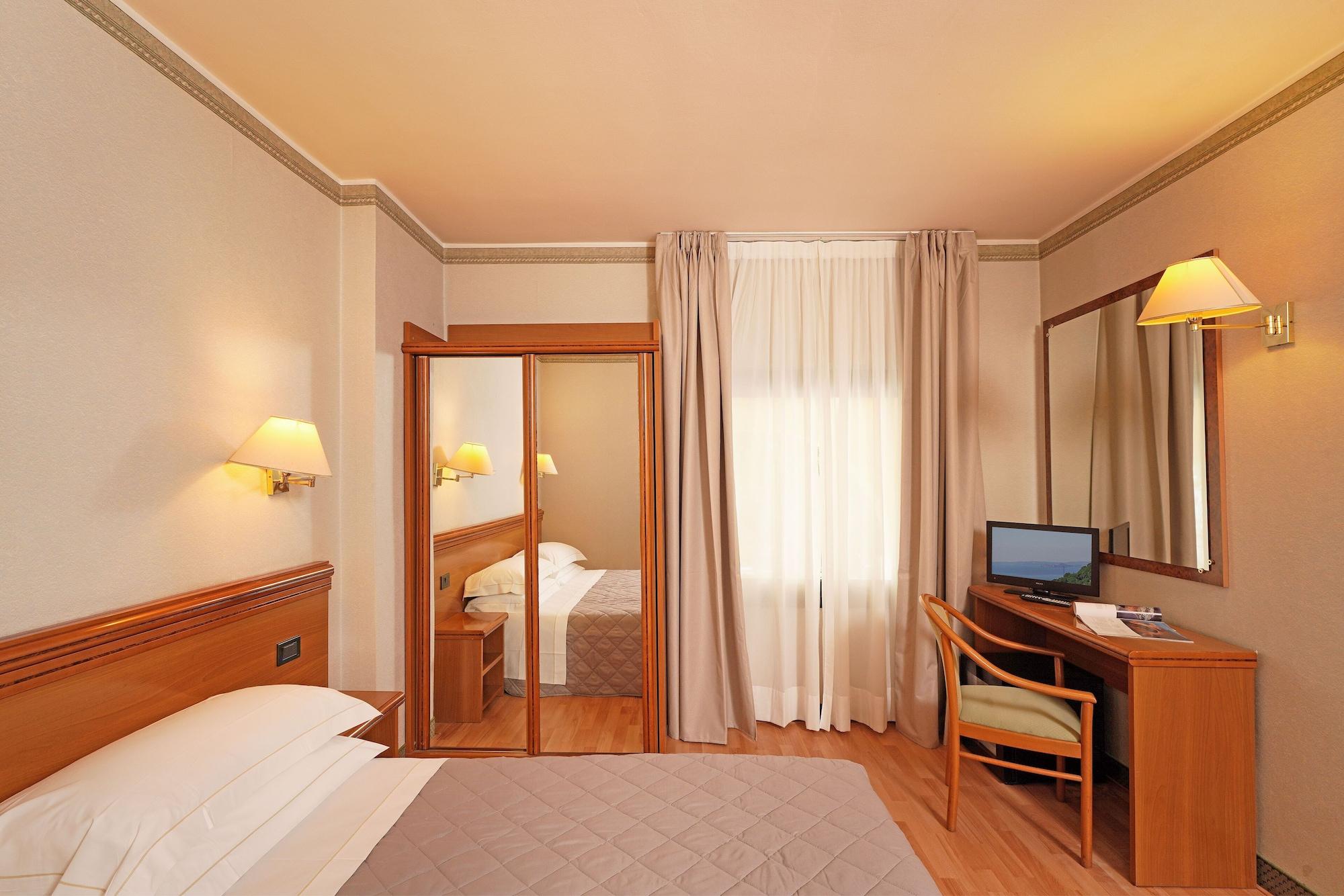 Hotel Du Lac Gardone Riviera Ngoại thất bức ảnh