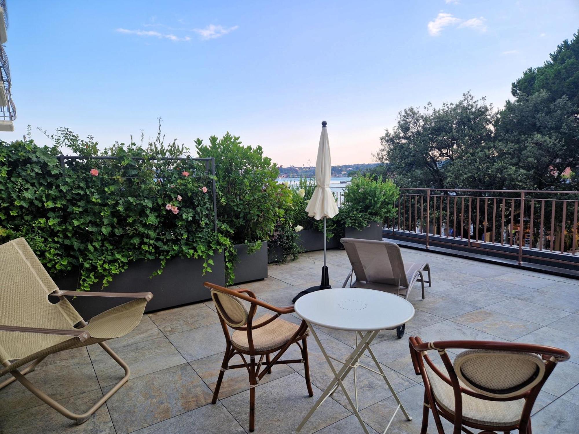 Hotel Du Lac Gardone Riviera Ngoại thất bức ảnh